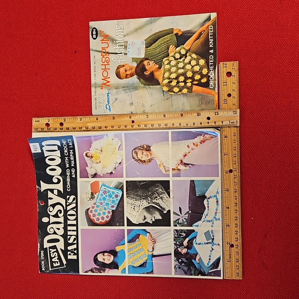 2 vintage crochet pattern instruction booklets 60s 70s granny squares shrink - Picture 2 of 15